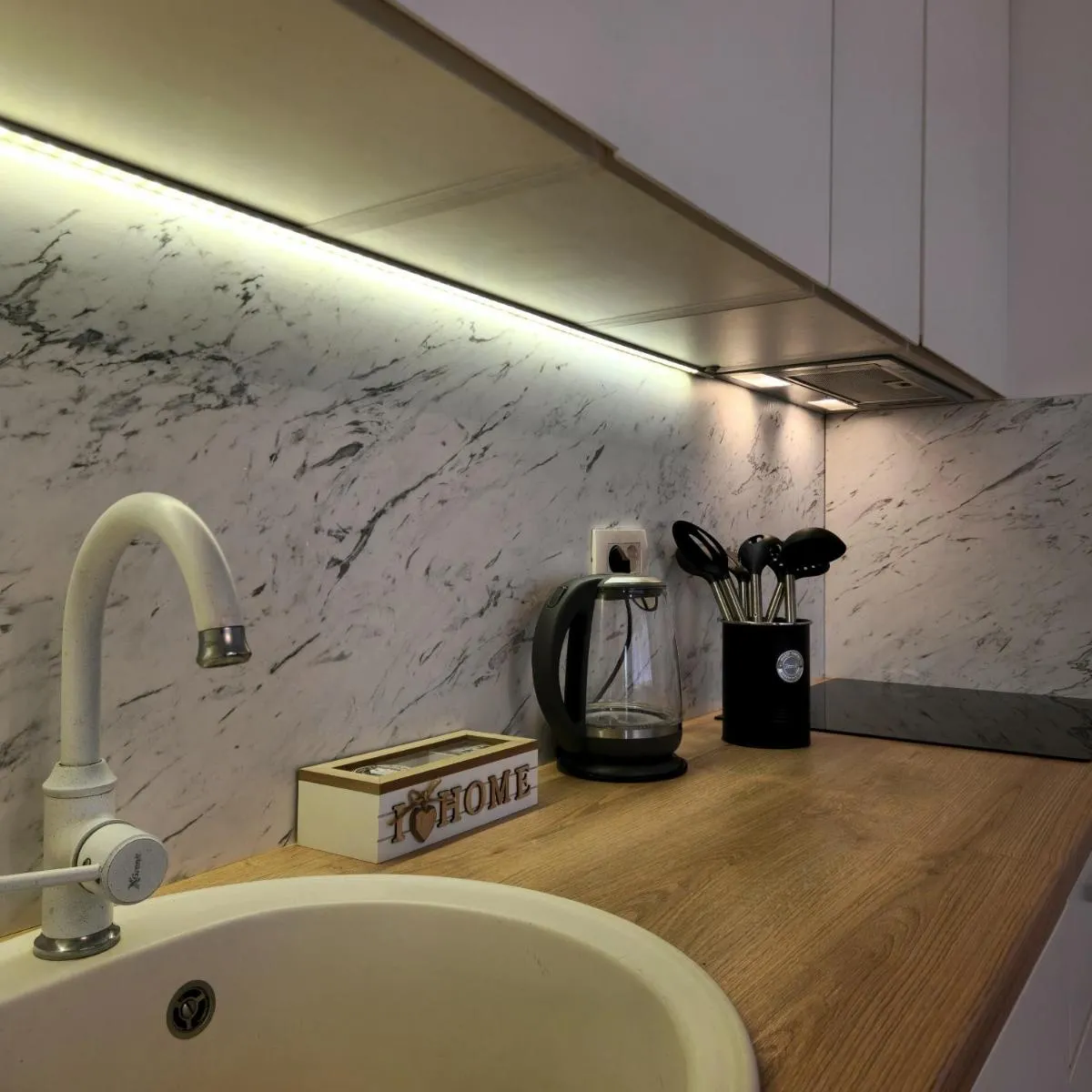 Image 3 of Four Views By The Sea Apartments