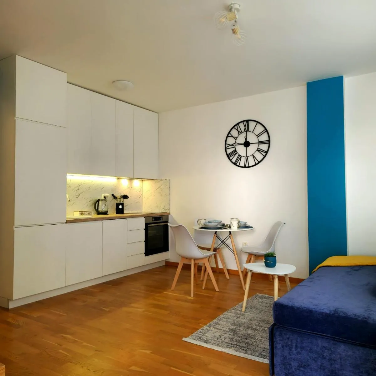 Image 4 of Four Views By The Sea Apartments