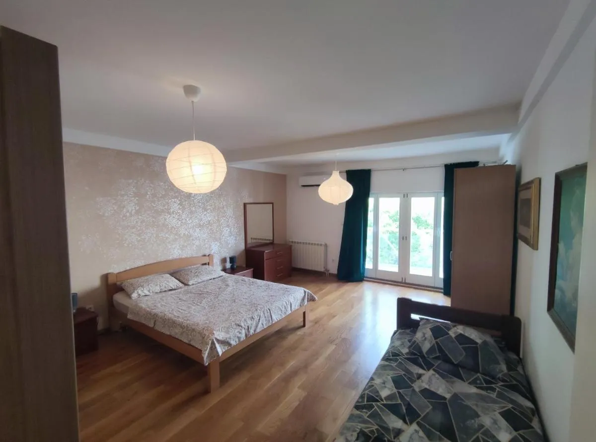 Image 1 of Fun and spacious apartment