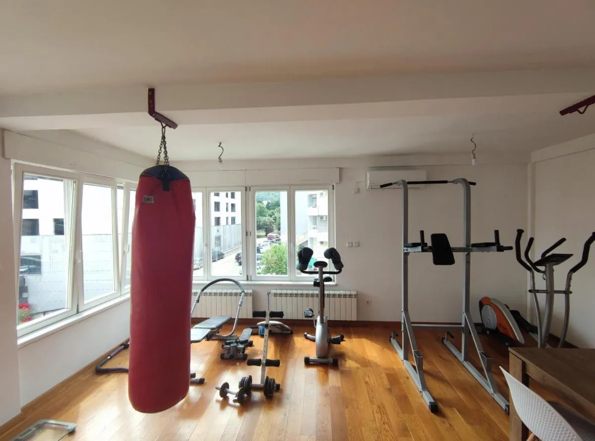 Image 4 of Fun and spacious apartment