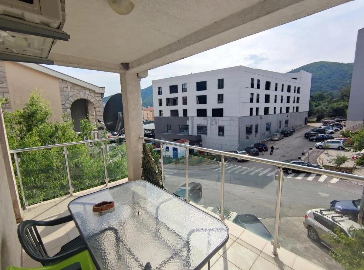 Image 5 of Fun and spacious apartment