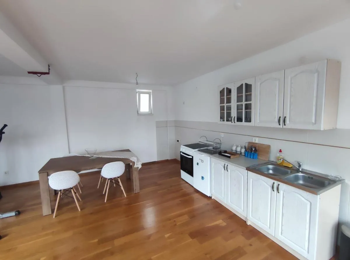 Image 3 of Fun and spacious apartment