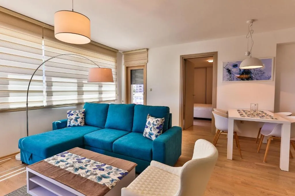 Image 6 of Gufo Apart