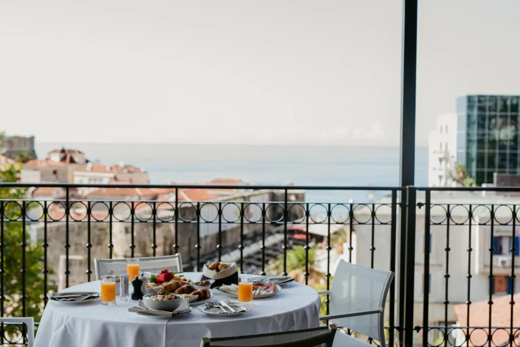 Image 2 of Hotel Majestic