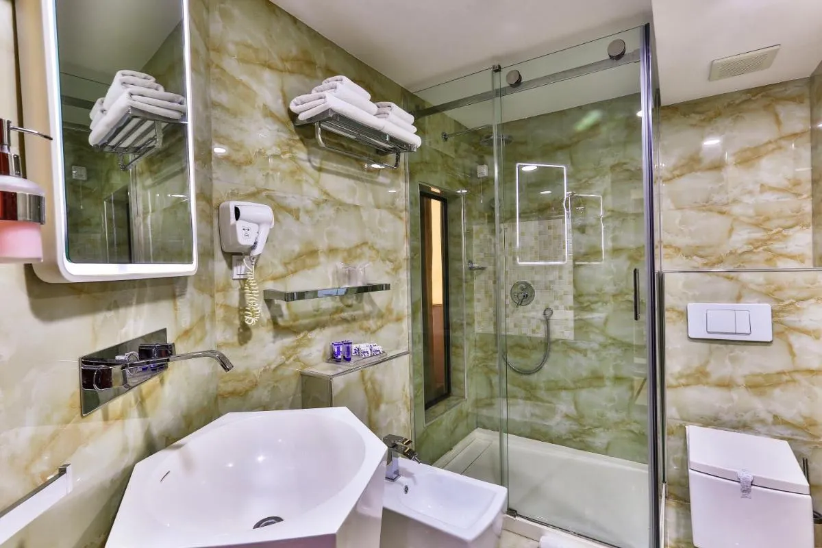 Image 2 of Hotel Premier