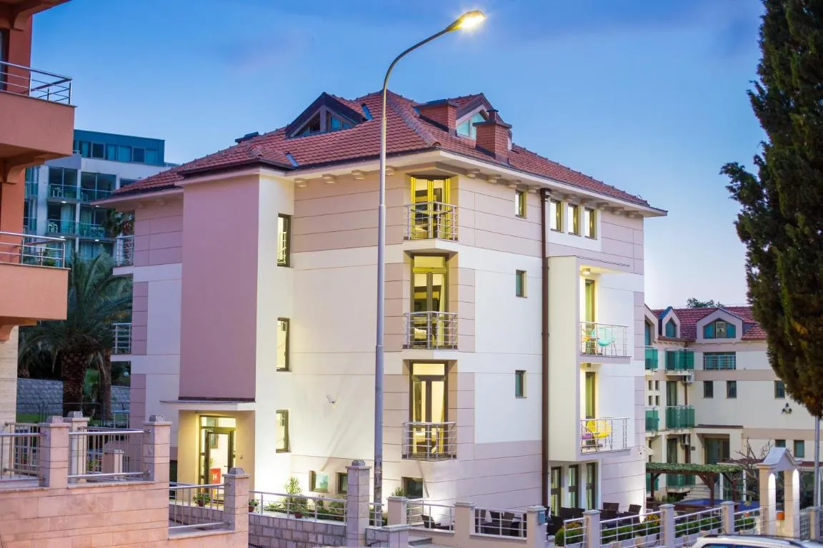 Image of Hotel Swiss Holiday