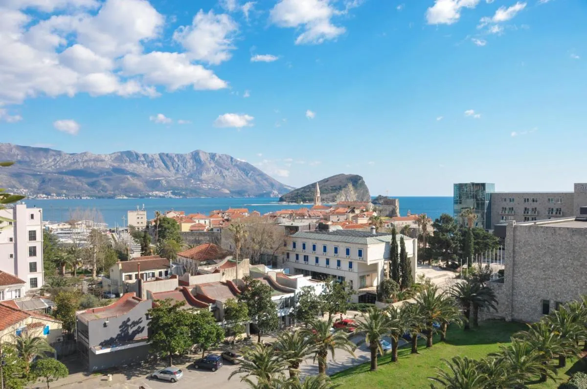 Image 4 of Leona Residences Apartment