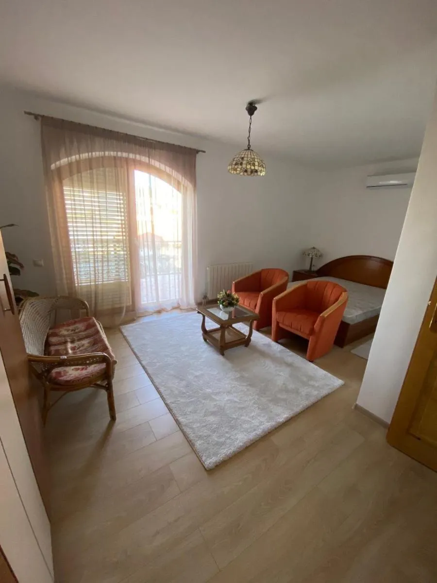 Image 4 of Meridian Hotel