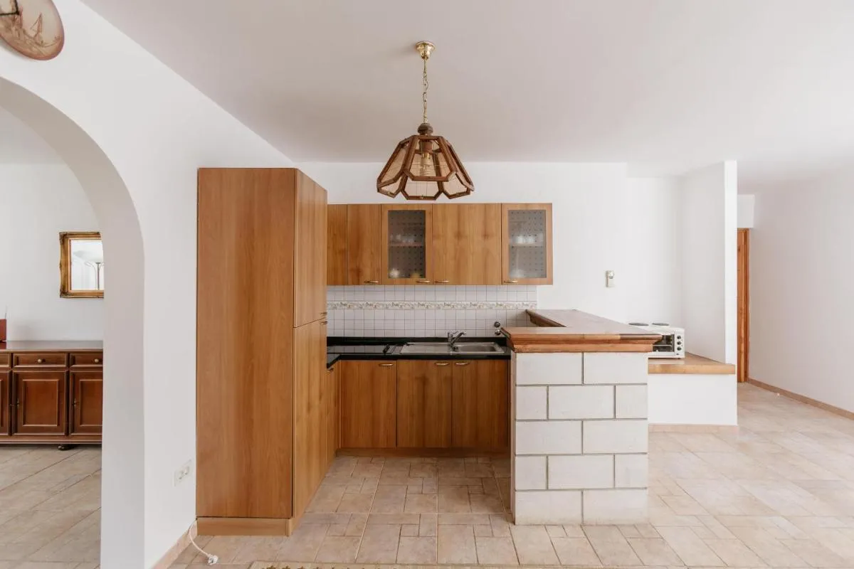 Image 1 of Meridian Hotel