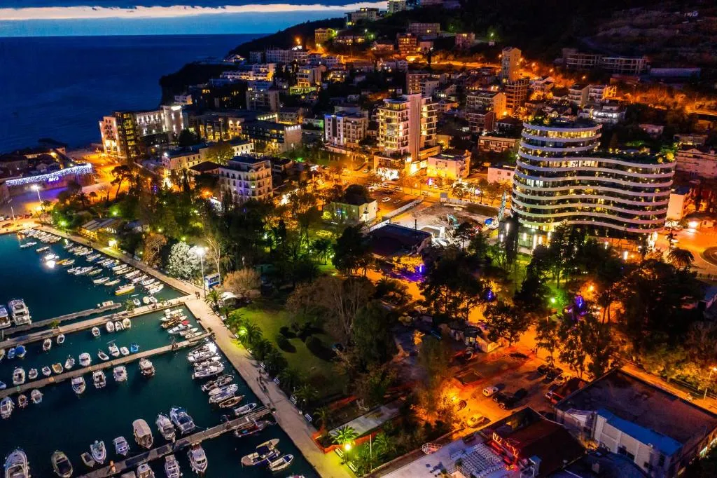 Image 2 of Royal Montesun Apartments