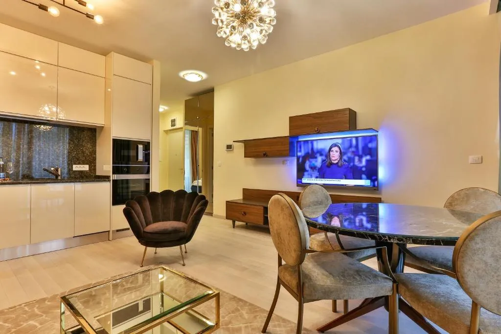 Image 5 of Royal Montesun Apartments