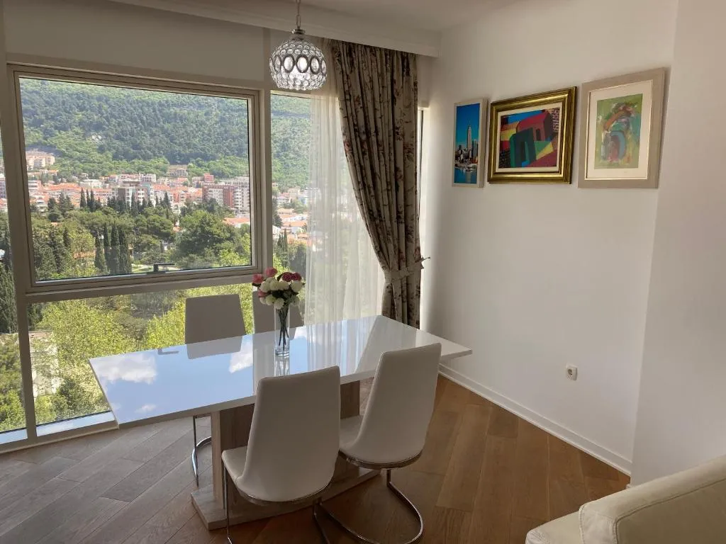 Image 1 of TRE CANNE lifestyle