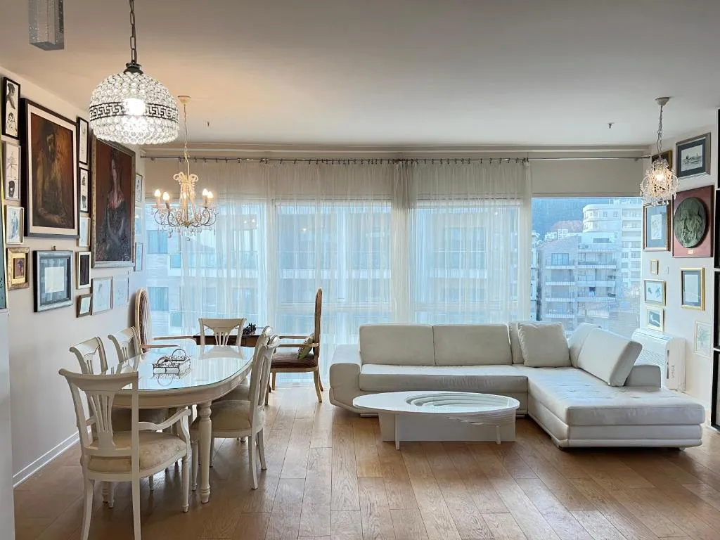 Image of TRE CANNE lifestyle