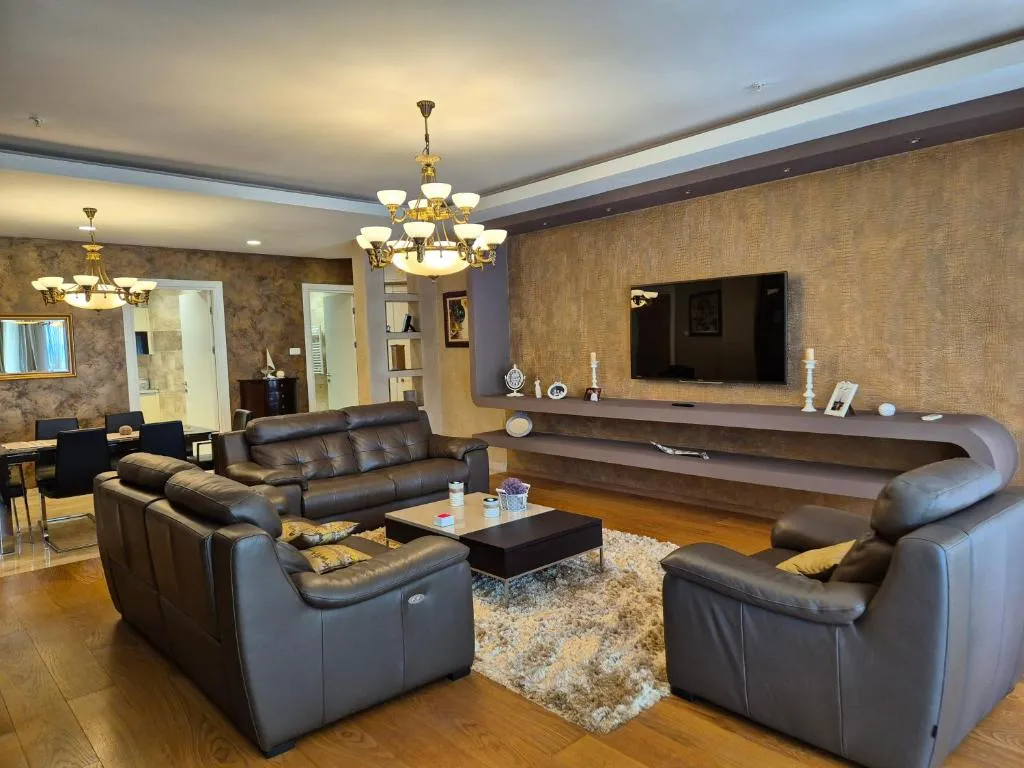 Image 2 of The Royal Suite Tre Canne 2