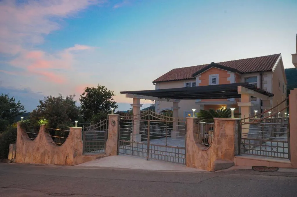 Image 3 of Villa Dragana