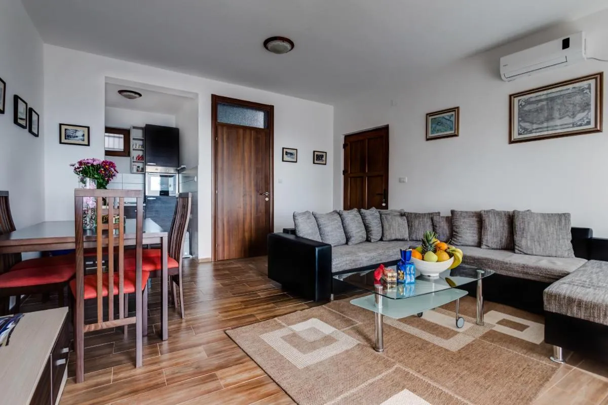 Image 4 of Villa Ladera Lapcici