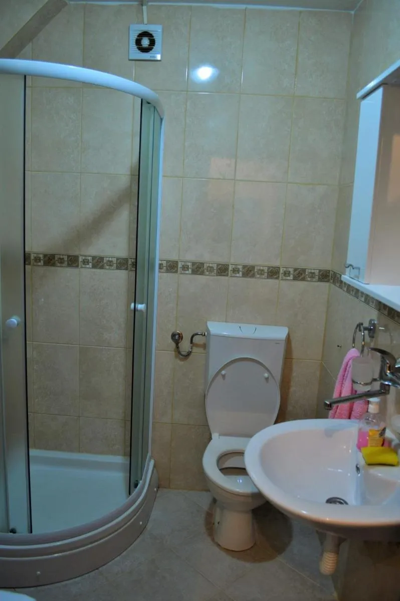 Image 3 of A&J Apartment