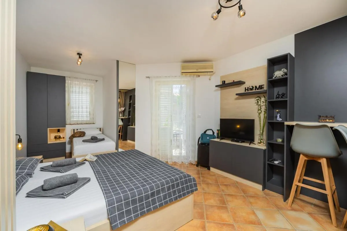 Image 3 of Adzic Apartments