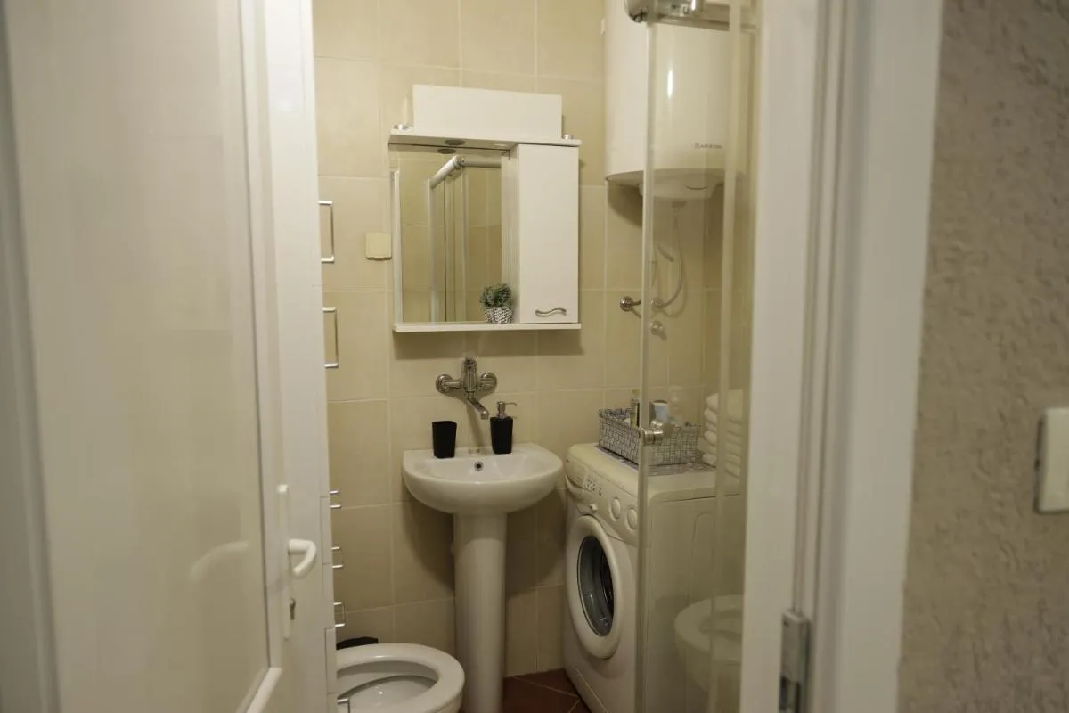 Image 2 of Apartment Alexandra