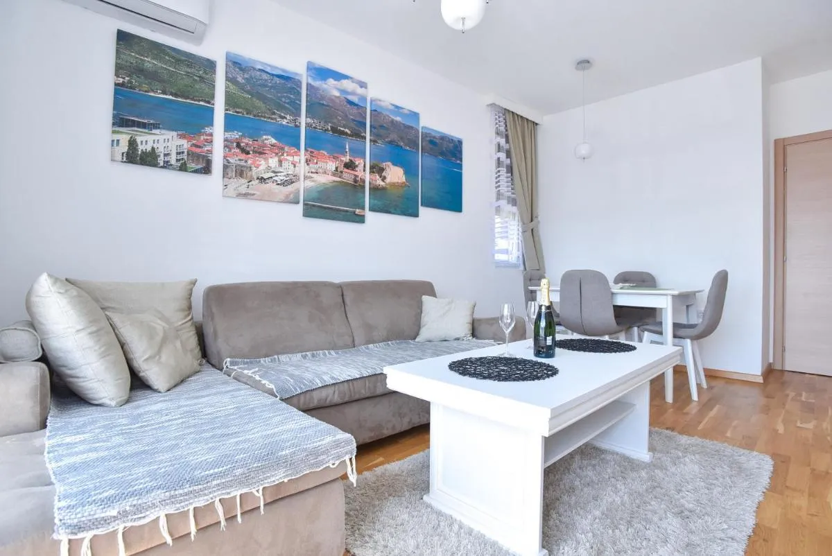 Image 3 of Apartment Bojana