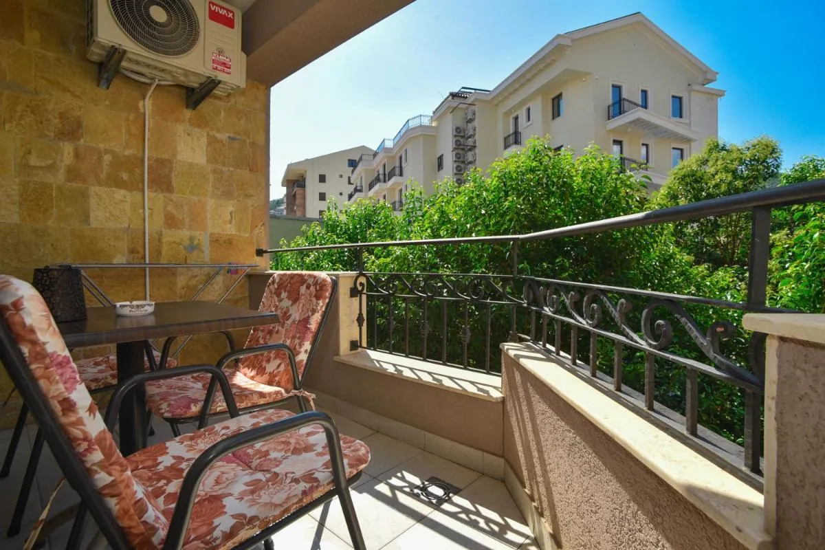 Image 5 of Apartment Golden Lavender