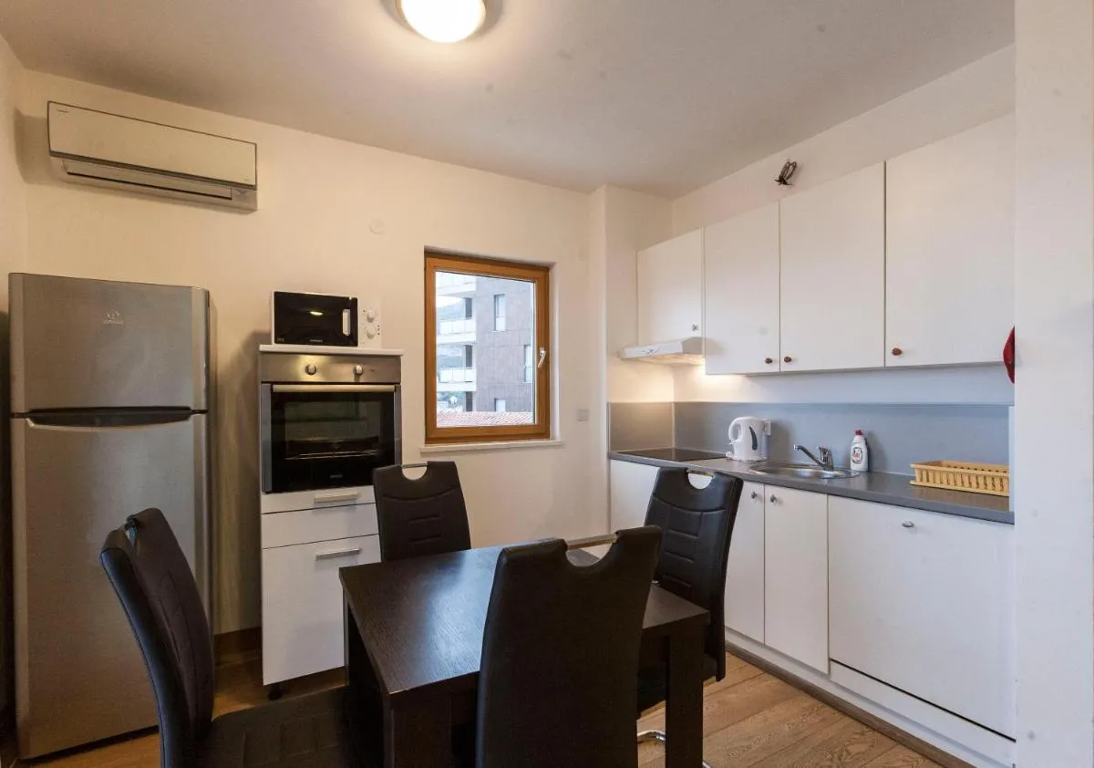 Image 2 of Apartment-Hotel Vila Petrovic-Becici