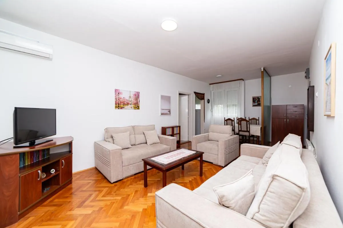 Image 4 of Apartment Simanic