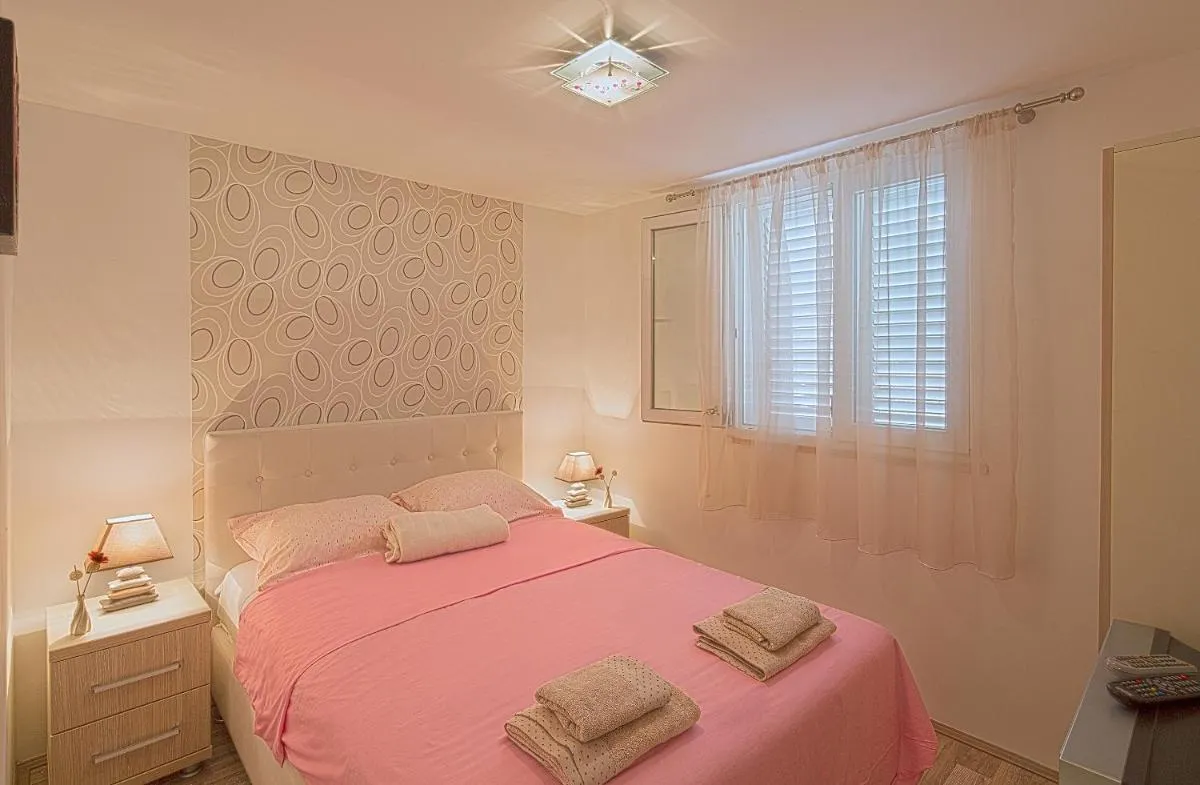 Image 1 of Apartment Val