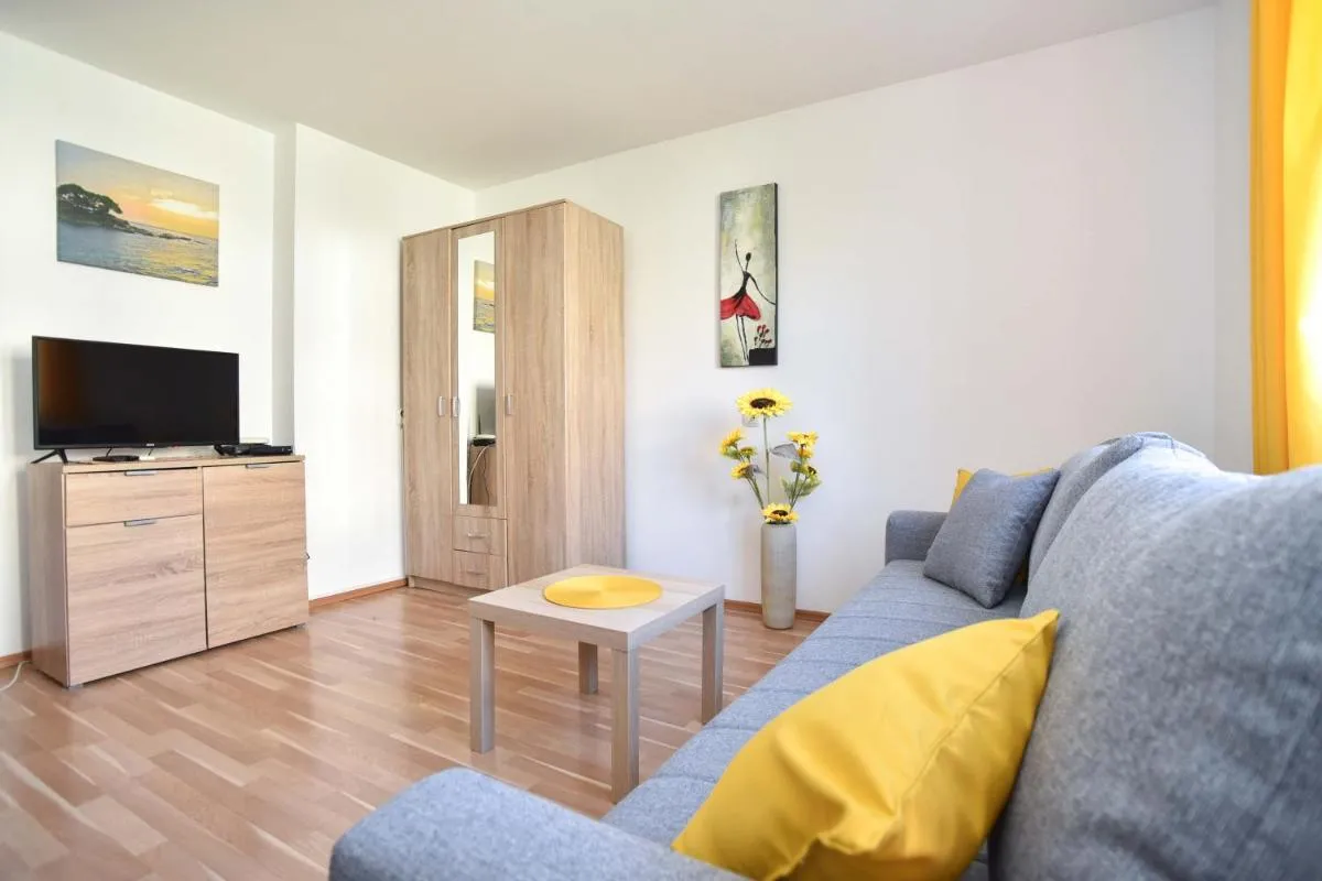 Image 4 of Apartment near Old Town