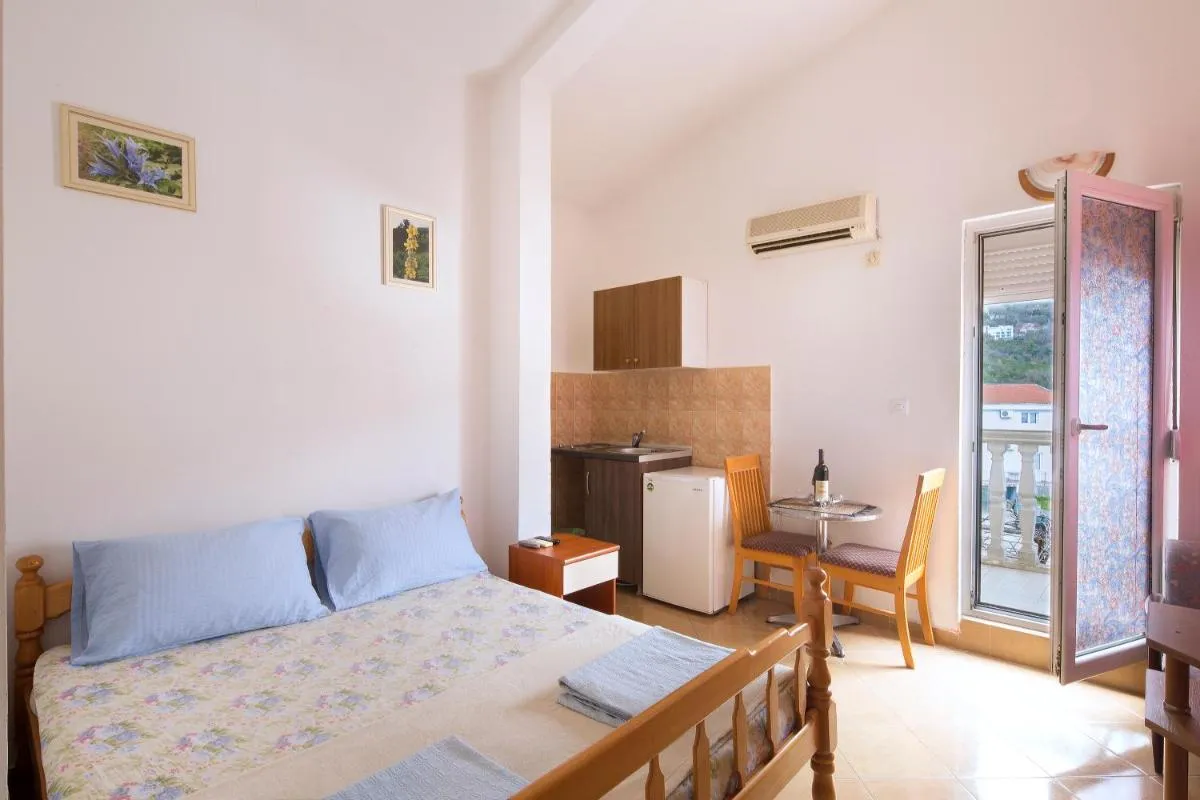 Image 1 of Apartments Antic