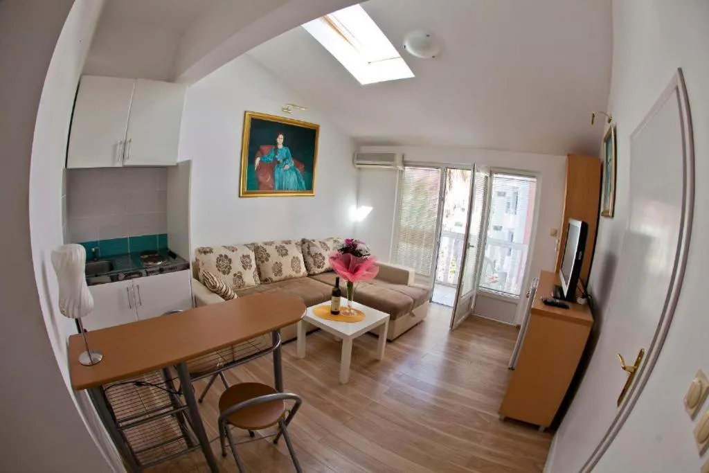 Image 2 of Apartments Bonus