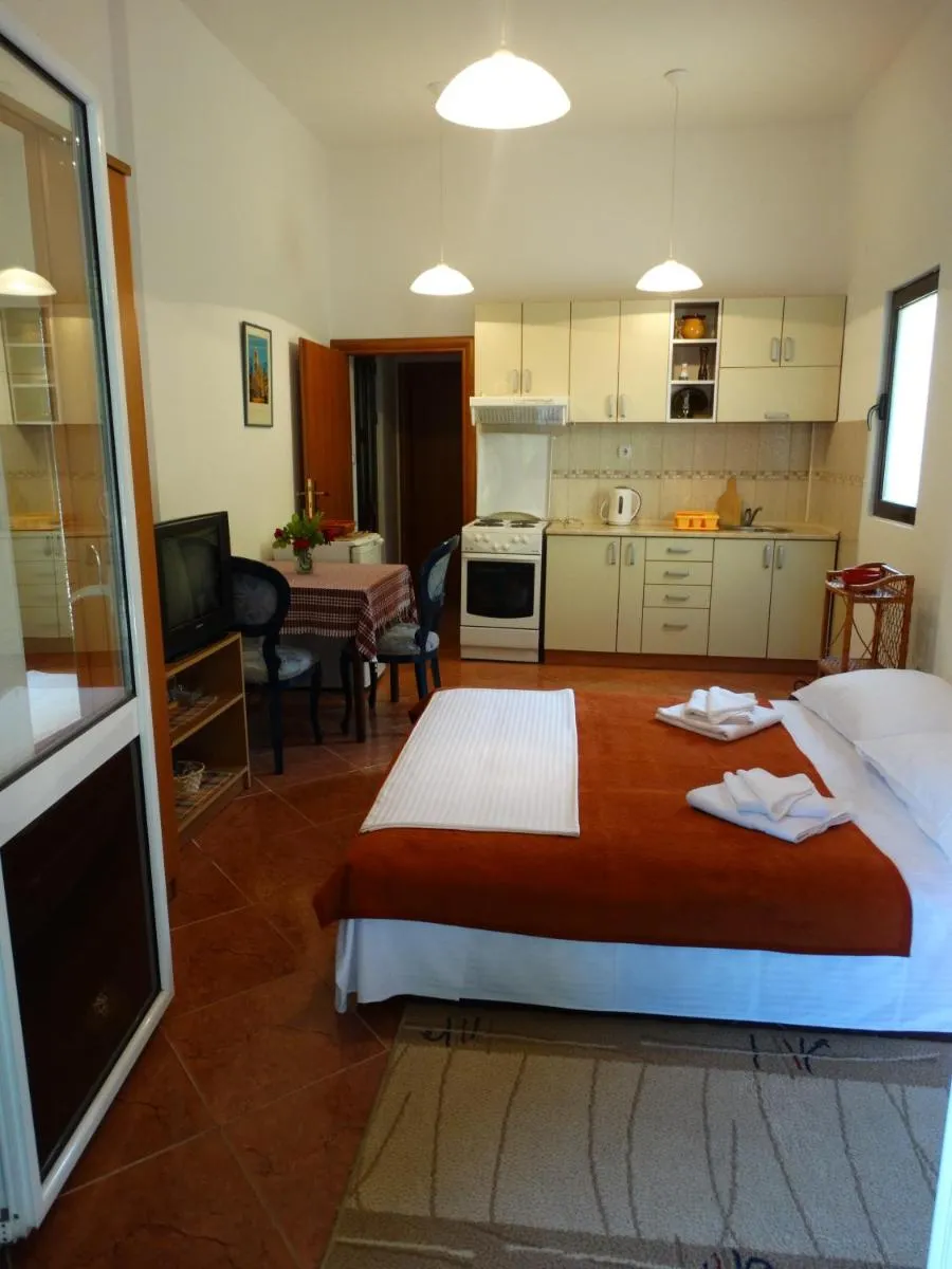 Image 3 of Apartments Ilinka