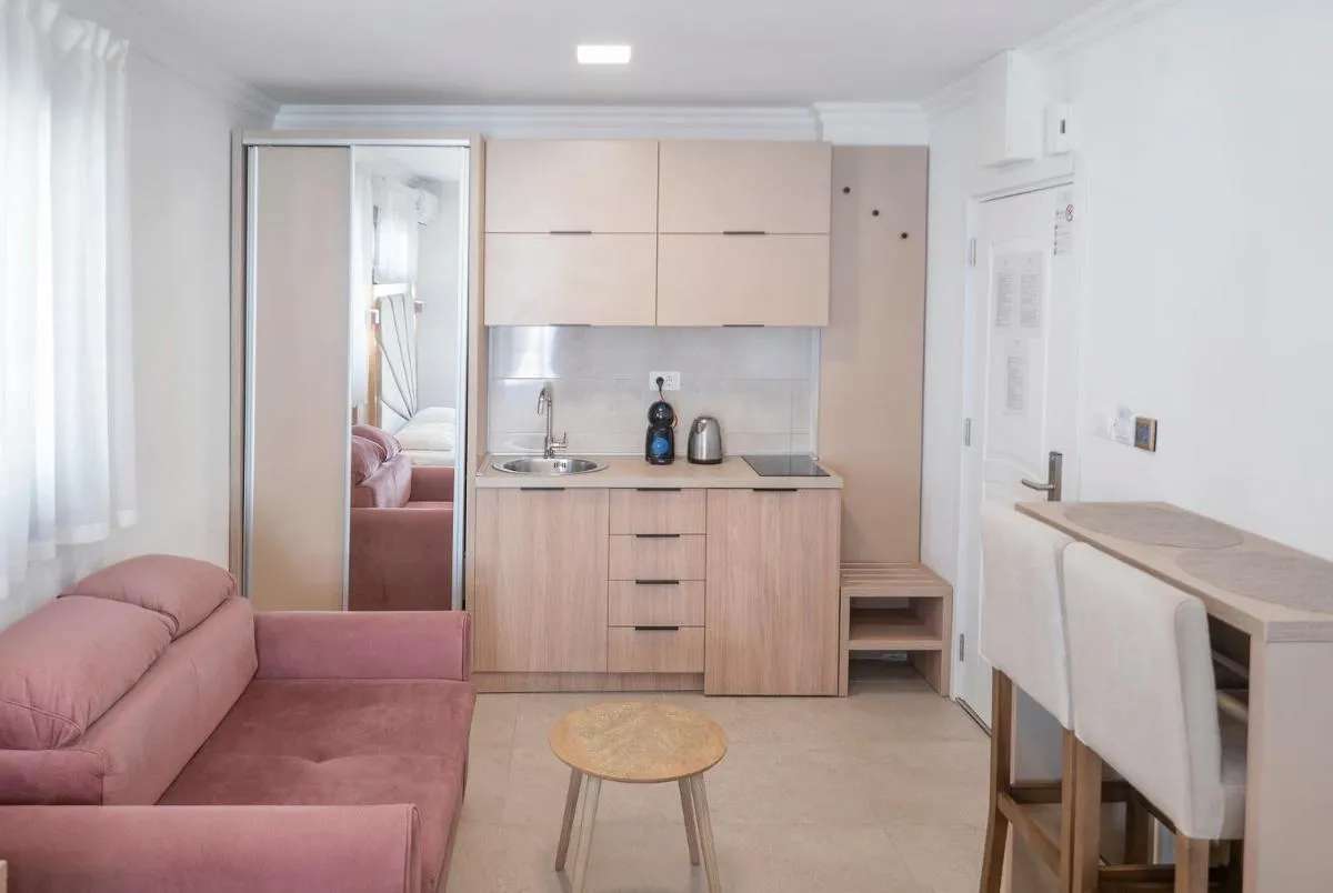 Image 3 of Apartments Mary