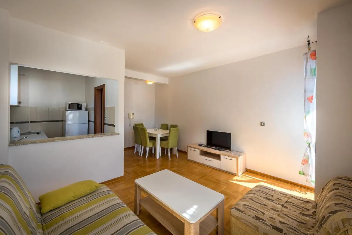 Image 2 of Apartments Montreal