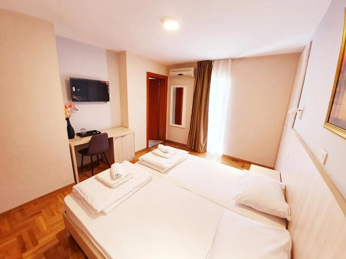 Image 4 of Apartments Pier