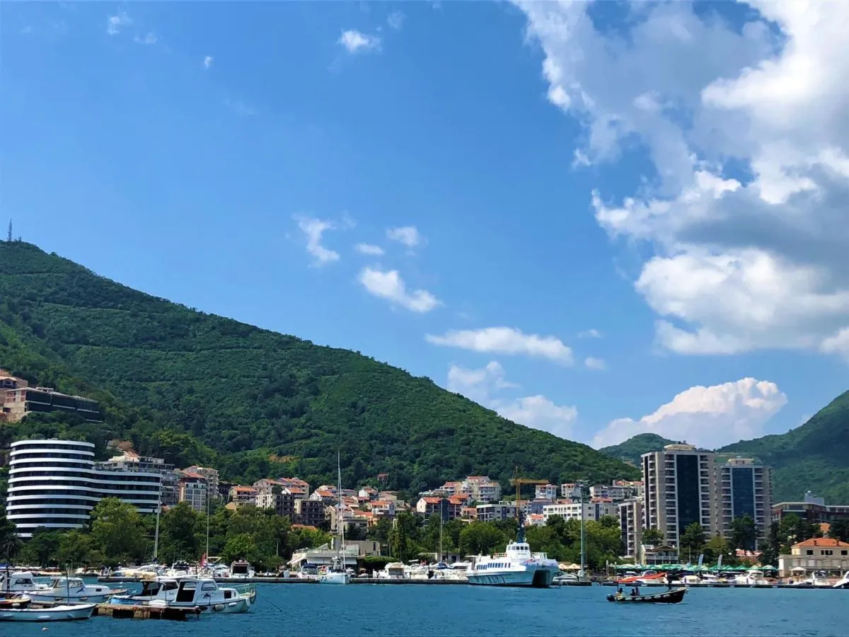 Image 6 of Beachfront Fontana 20