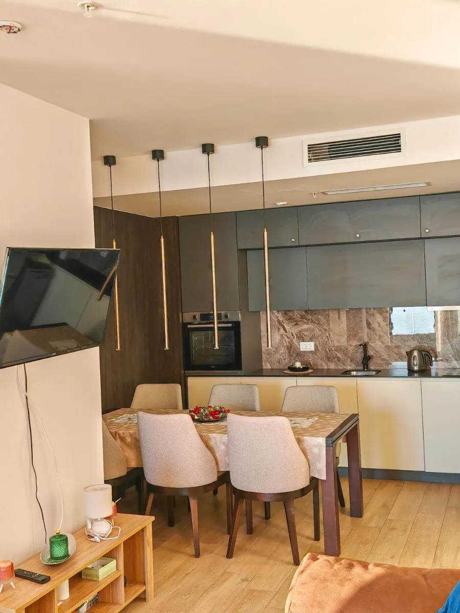 Image 4 of Beachfront luxury apartment