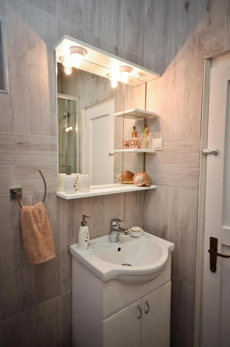 Image 3 of Bell Tower Apartment