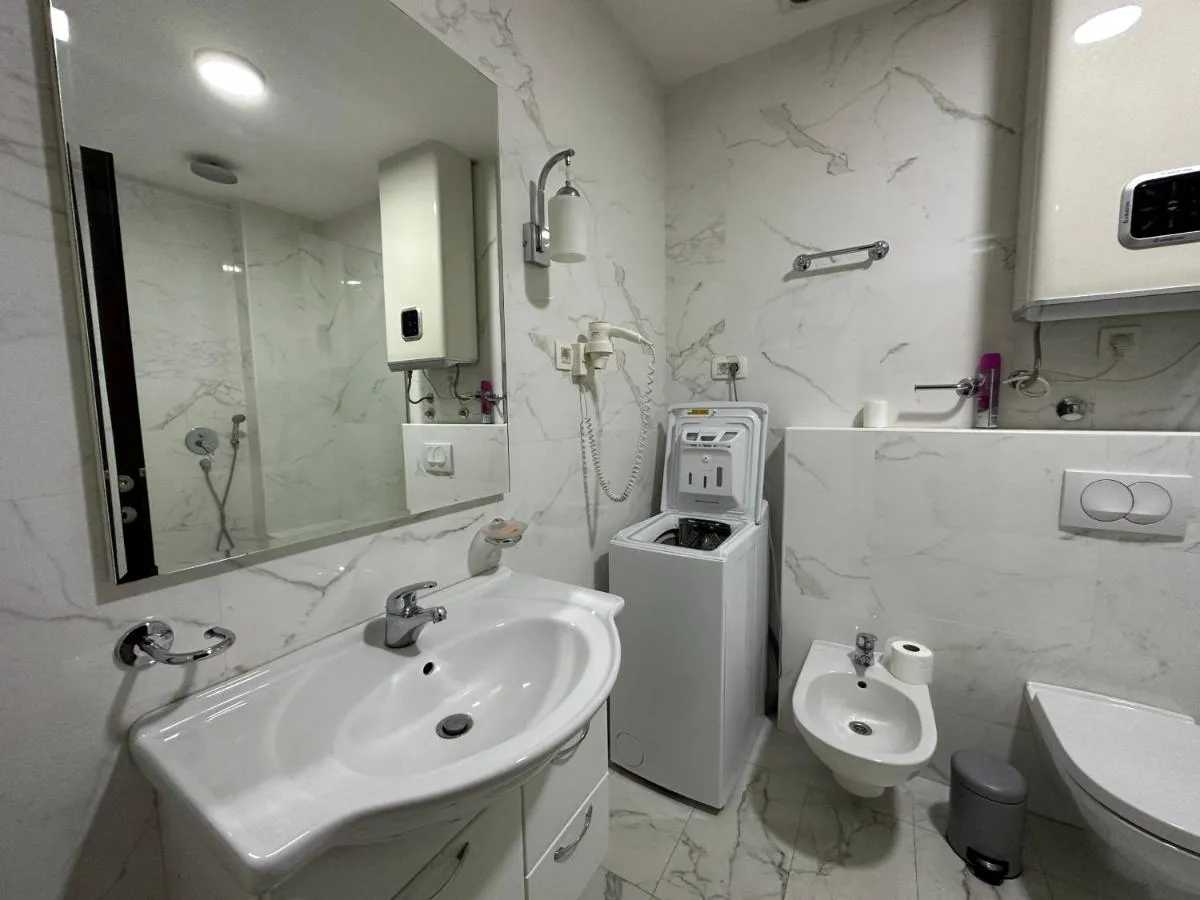 Image 2 of BigMontenegro Shine