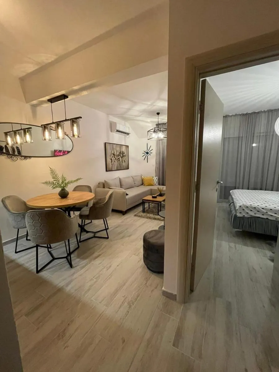 Image 3 of Blue berry apart