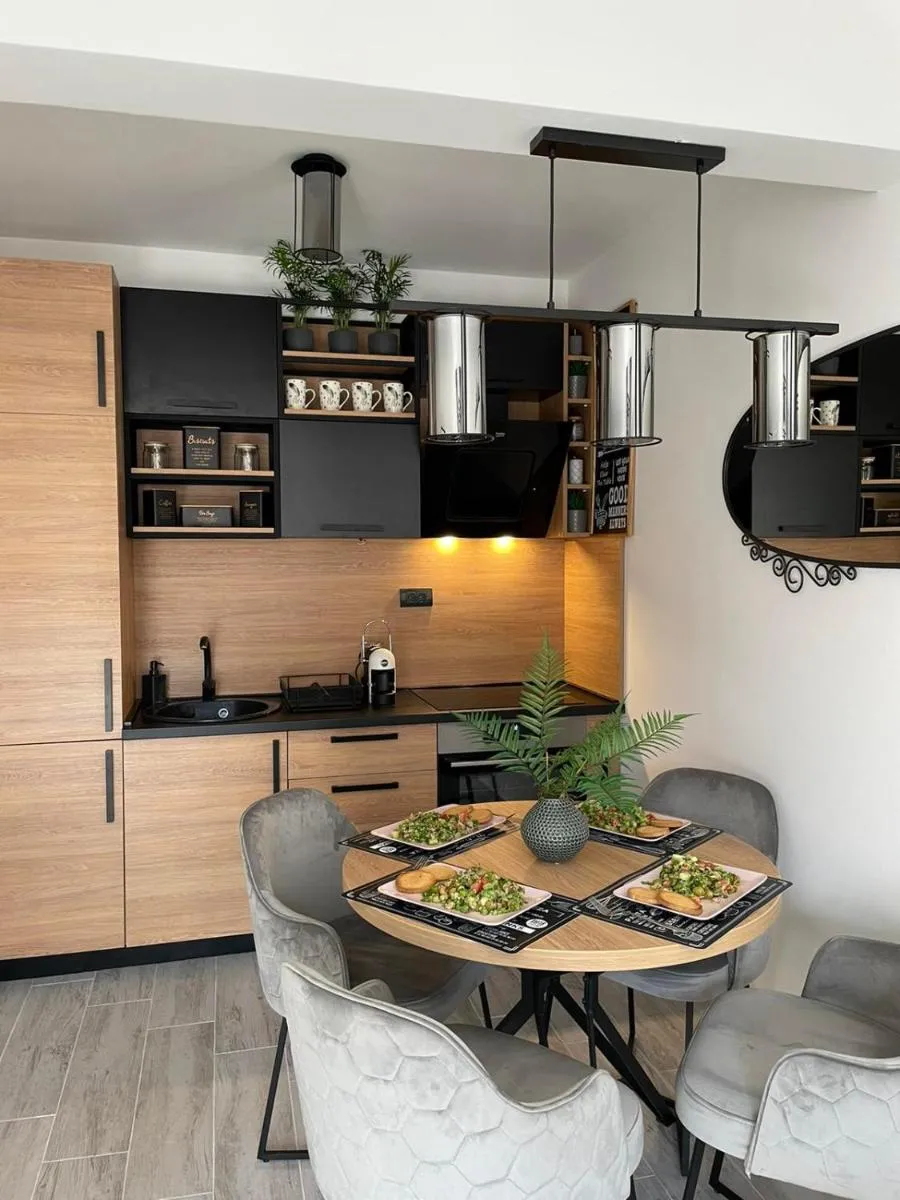 Image 5 of Blue berry apart