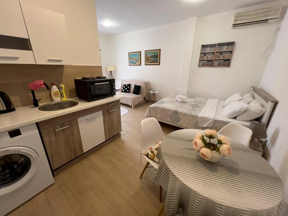 Image 1 of CASA APARTMENTS, one-bedroom apartment