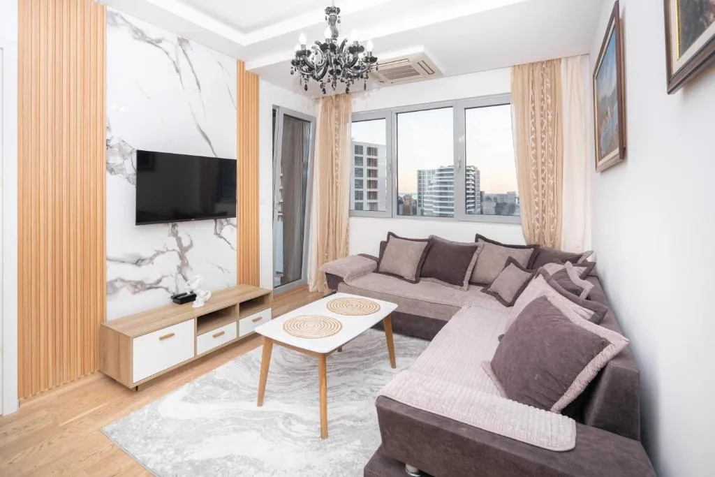 Image of City center lux 2bdr apt with garage