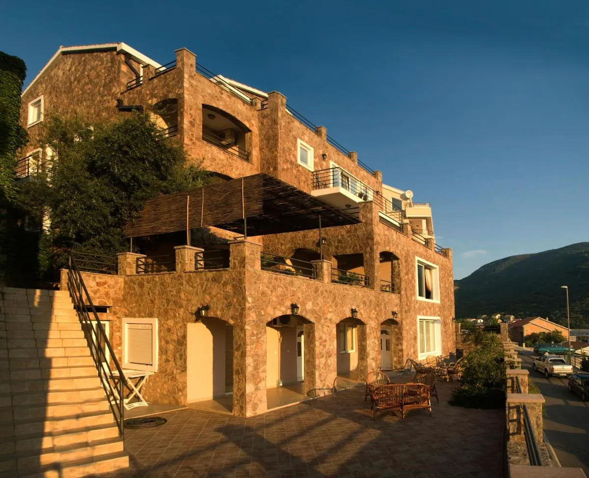 Image 5 of Contessa Apartments