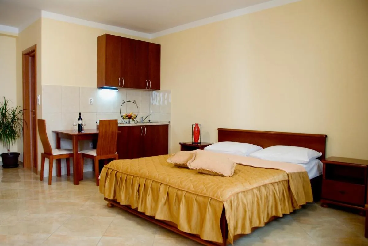 Image 1 of Contessa Apartments