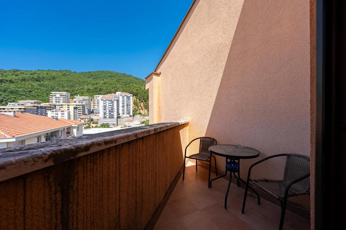 Image 4 of Cozy studio with terrace