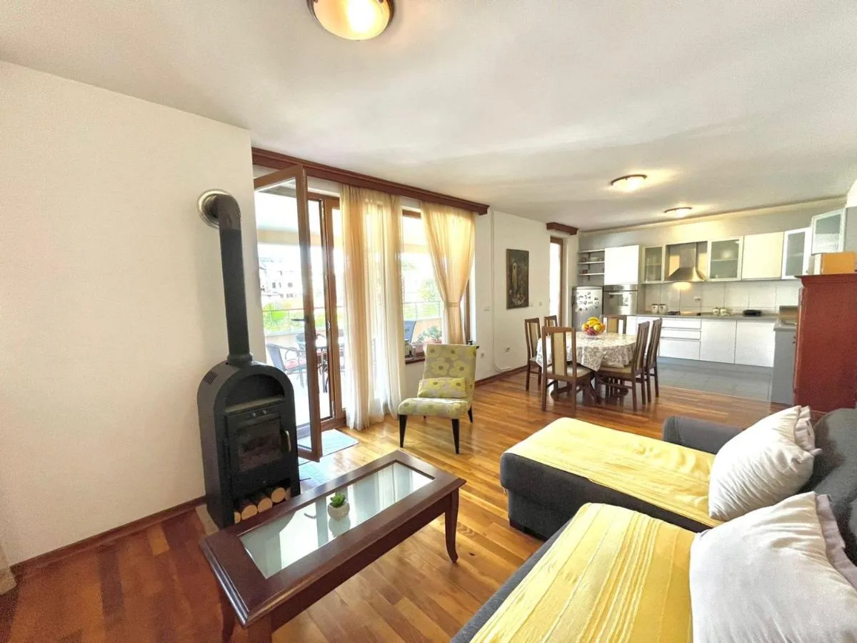 Image 3 of Family three bedroom Apartment Mimoza 2