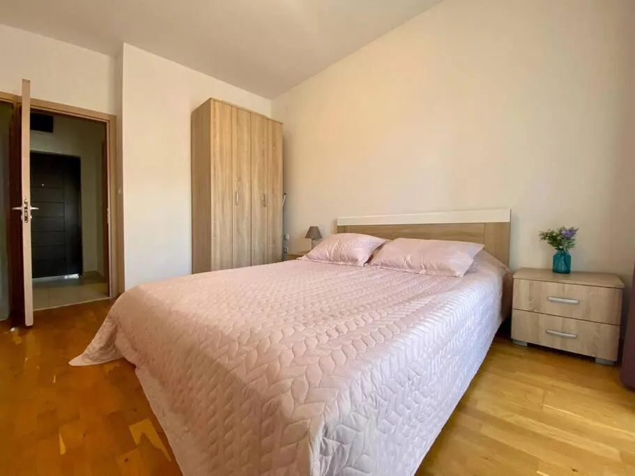 Image 6 of Fortune, 3 min to the beach