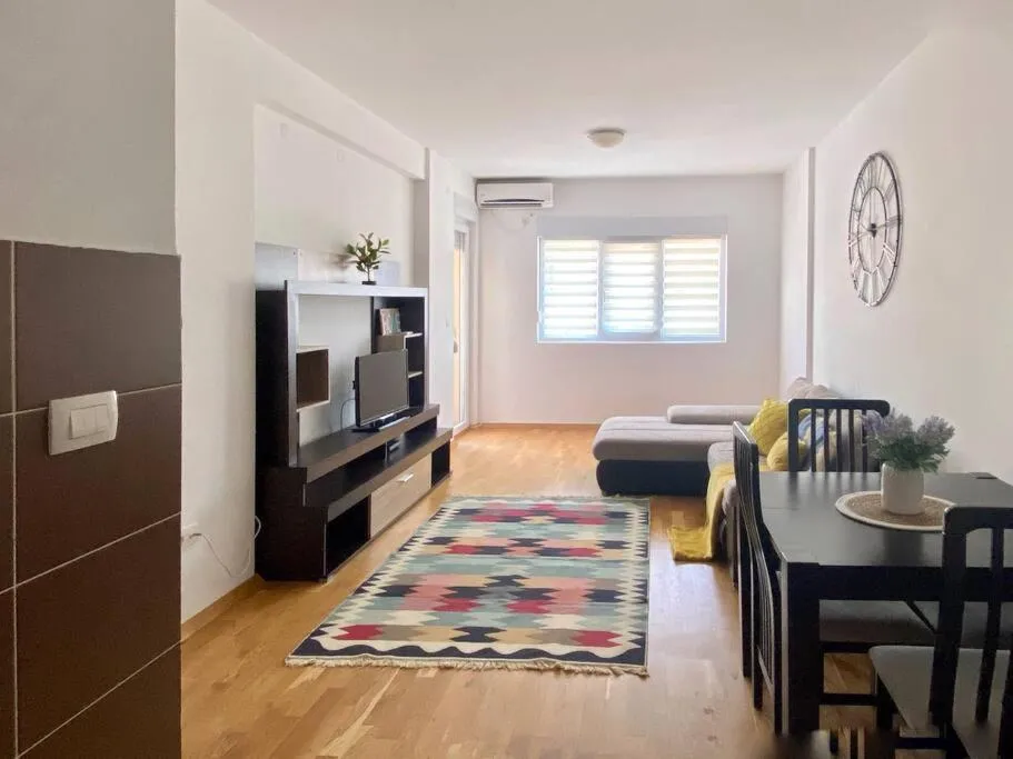 Image 2 of Fortune, 3 min to the beach