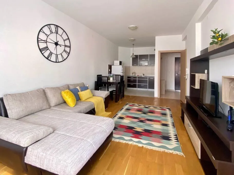 Image 1 of Fortune, 3 min to the beach